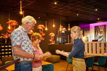 Speel samen een potje jeu de boules in ons sfeervolle restaurant.