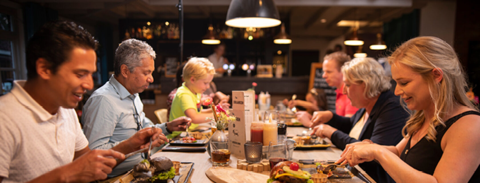 Tafelen met de hele familie bij Reuselink in Winterswijk