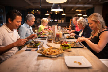 Tafelen met de hele familie bij Reuselink in Winterswijk